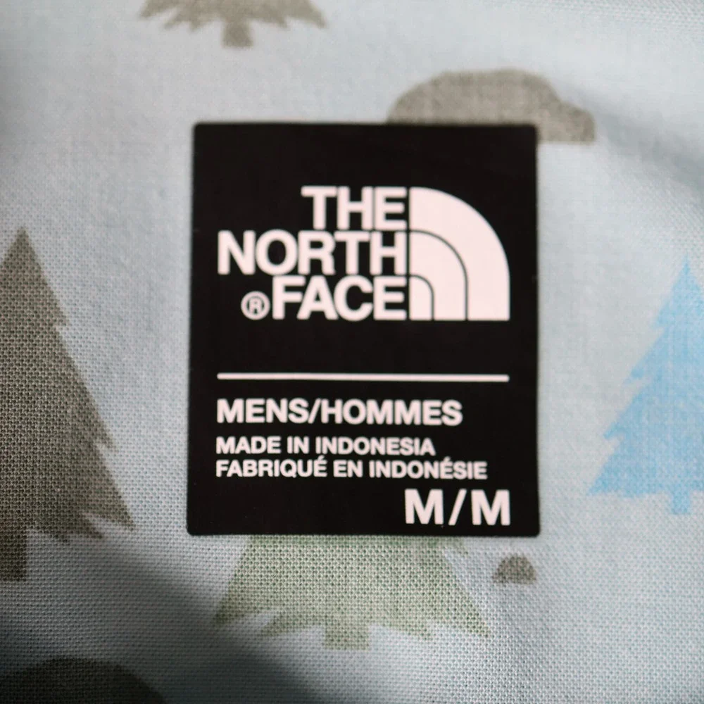 The North Face Shirt Mens Medium Blue Bay Trail Bigfoot Sasquatch Tree Pocket